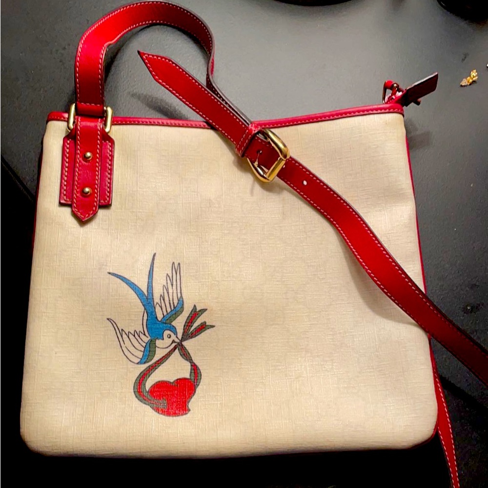 Authentic Gucci Tattoo White Monogram Messenger Crossbody, Like New Condition